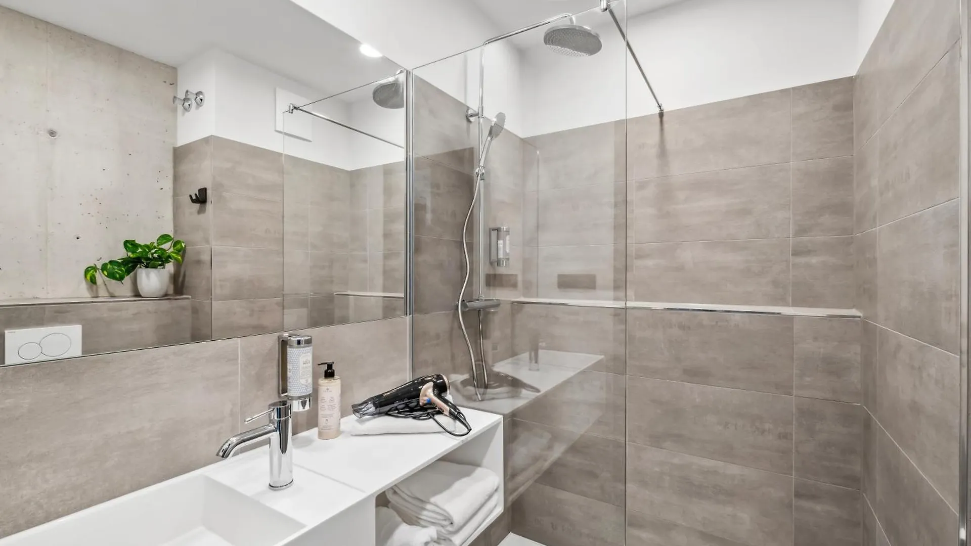 Nena Apartments Muenchen City East 0*, Monaco di Baviera