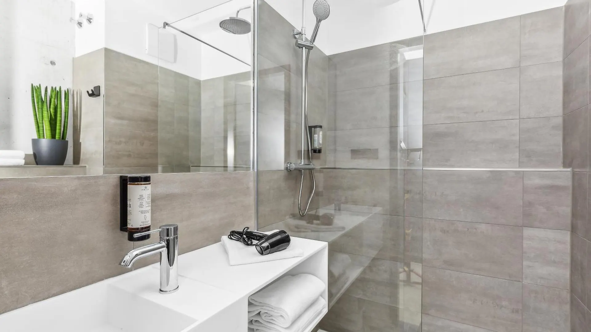Nena Apartments Muenchen City East 0*, Munich